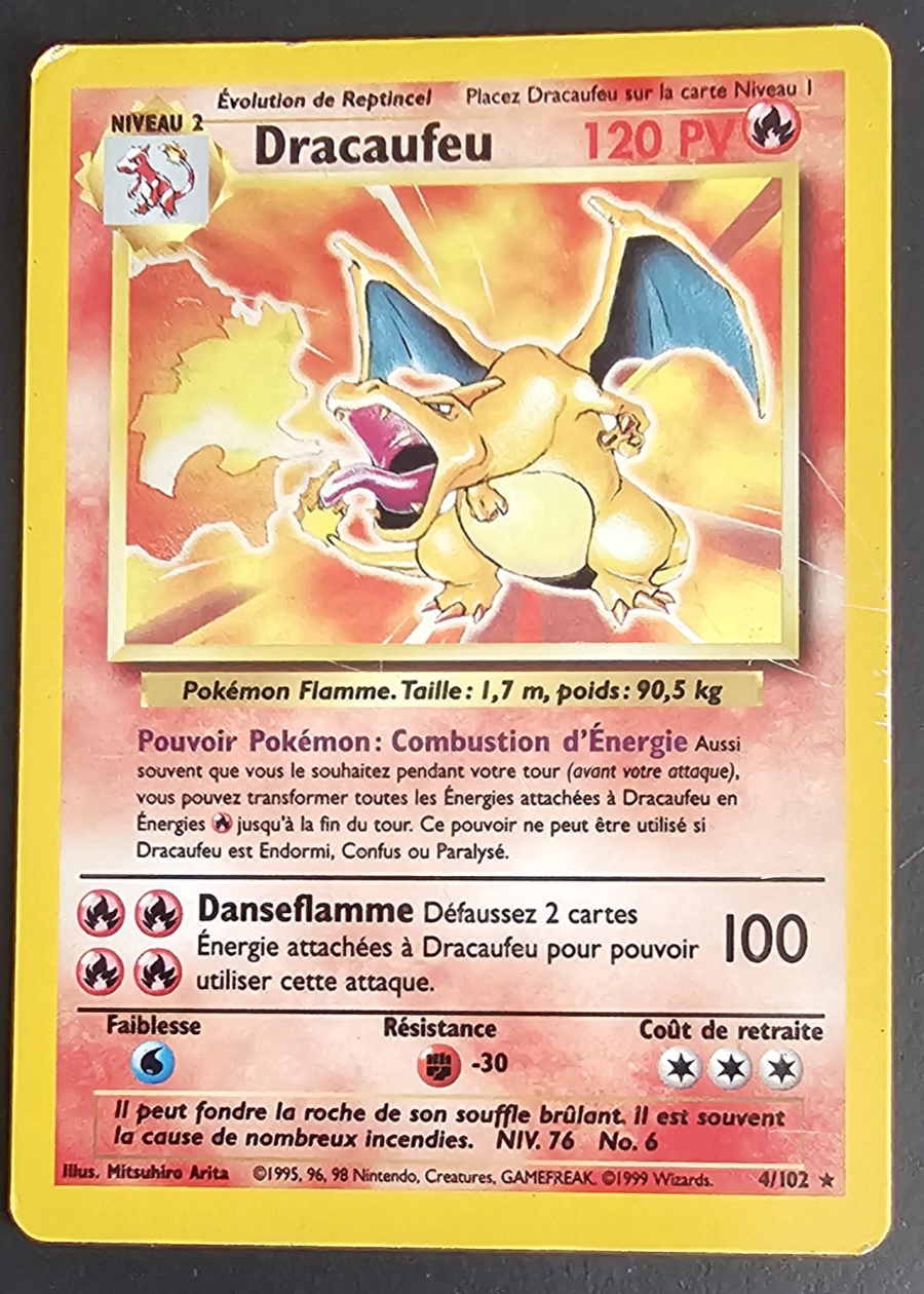 Carte Pokémon Dracaufeu Charizard 4/102 de l'extension Base Set